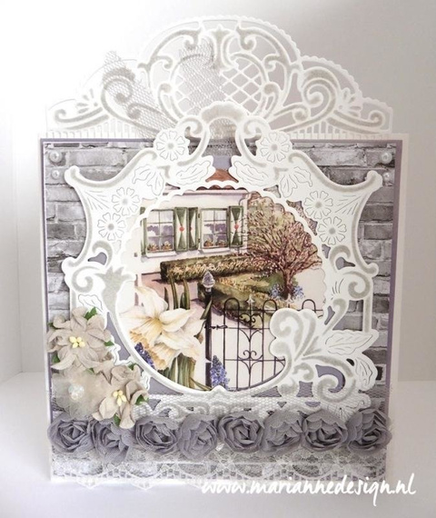 Wykrojnik - Marianne Design - Petra's special circle - kwiatowa ramka