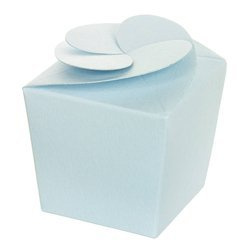 Pudełko na upominki kwiatek błękitne - Rzeczy z papieru