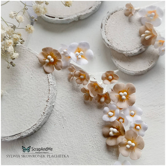 Wykrojnik do papieru - Scrapandme - Kwiatki INS007