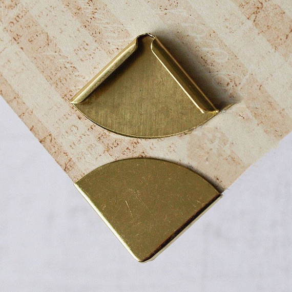 Narożnik metalowy A22B złoty 1szt.