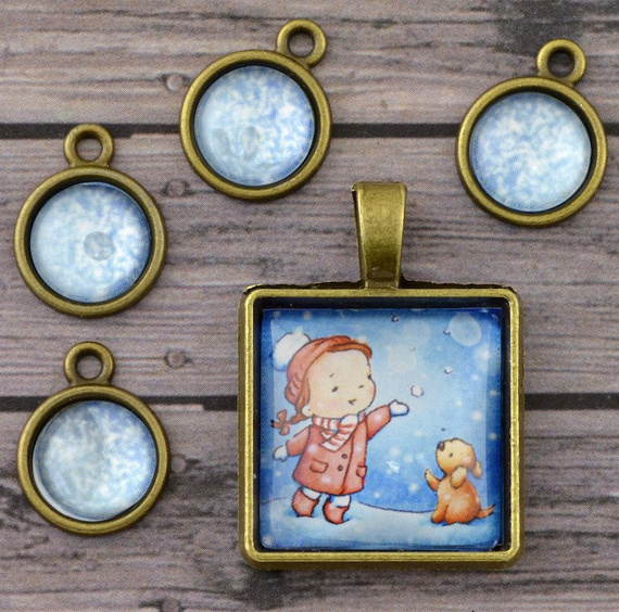 Metalowe zawieszki z kaboszonami - First Snow