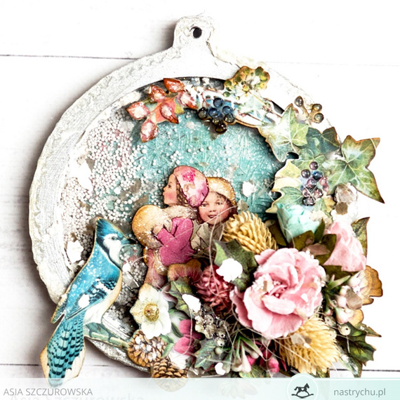 Drewniana ozdoba zawieszka bombka drewniana z ramką 10cm