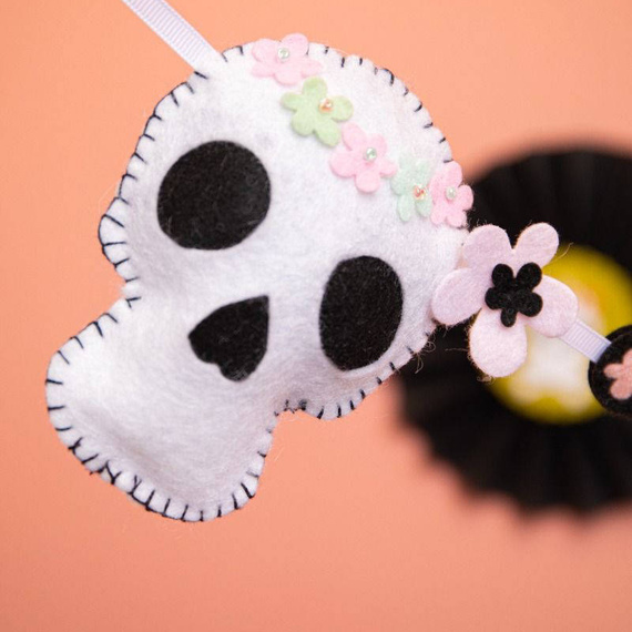 Wykrojnik Sizzix Bigz - Skull by Lisa Jones czaszka