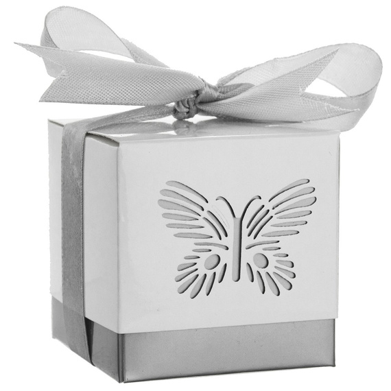 Pudełeczko ze wstążeczką srebrne z motylem - 1szt