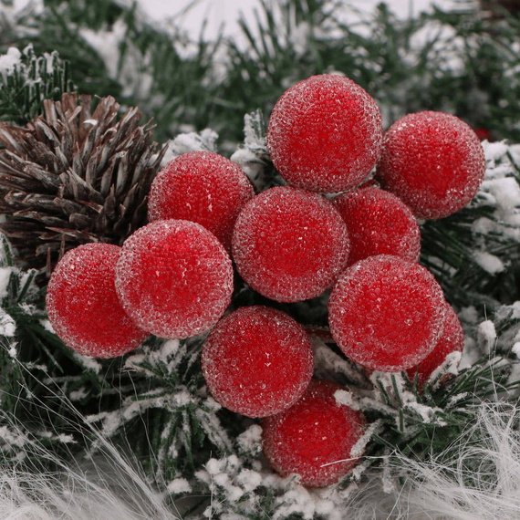 Kuleczki oszronione na druciku czerwone - ok. 6szt