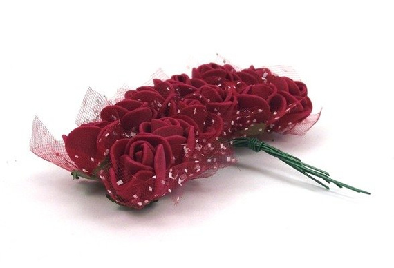 Kwiatki piankowe bordowe z tiulem