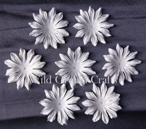 Kwiaty / płatki - białe - 45mm - 100szt
