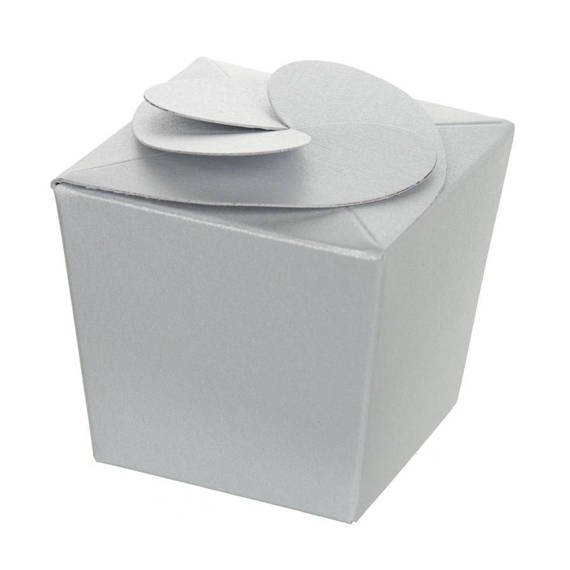 Pudełko na upominki kwiatek srebrne - Rzeczy z papieru