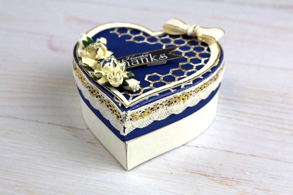 Wykrojnik Tattered Lace - Heart Box - pudełko w kształcie serca